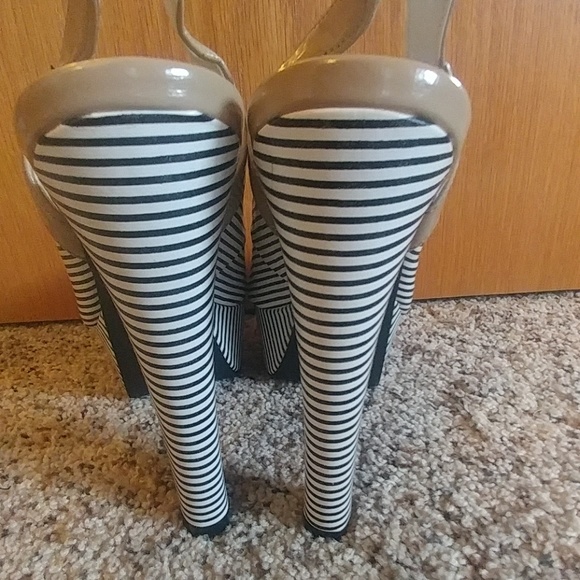 Black and white striped platforms - Picture 4 of 8